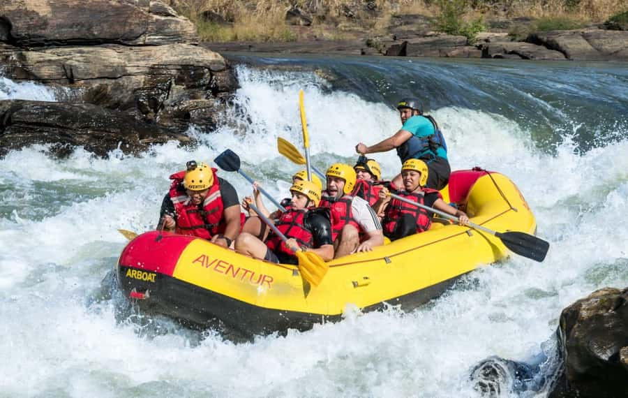 Rio: White Water Rafting Adventure tour in Rio de Janeiro - Lunch after the river