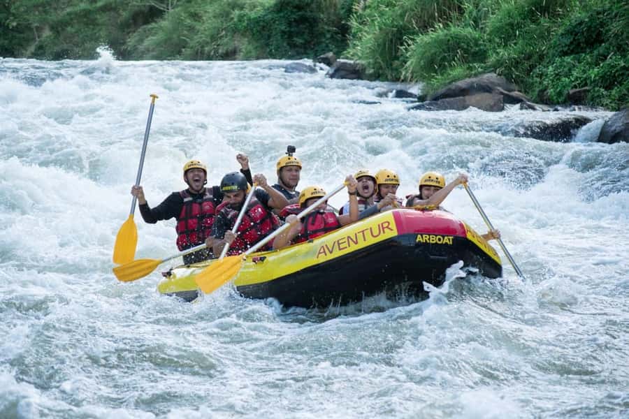 Rio: White Water Rafting Adventure tour in Rio de Janeiro - Getting ready for 7 kilometers of river