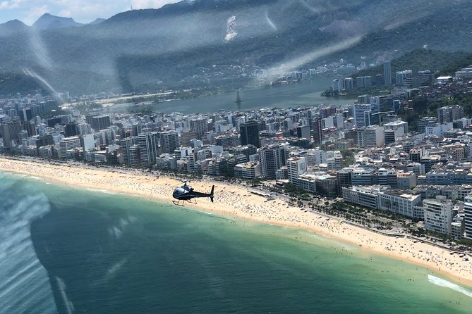 Samba Helicopter Tour: Private Flight - 4 people - Sugarloaf, Urca, and the city’s famous curve