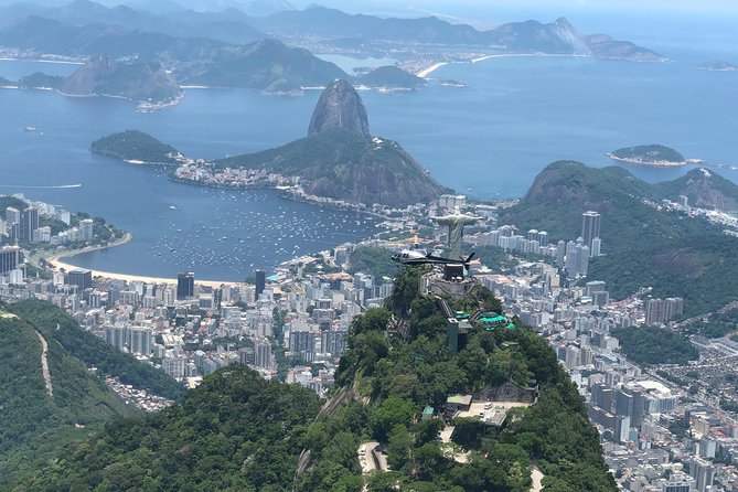 Samba Helicopter Tour: Private Flight - 4 people - Lagoa Rodrigo de Freitas and Rio’s inner water