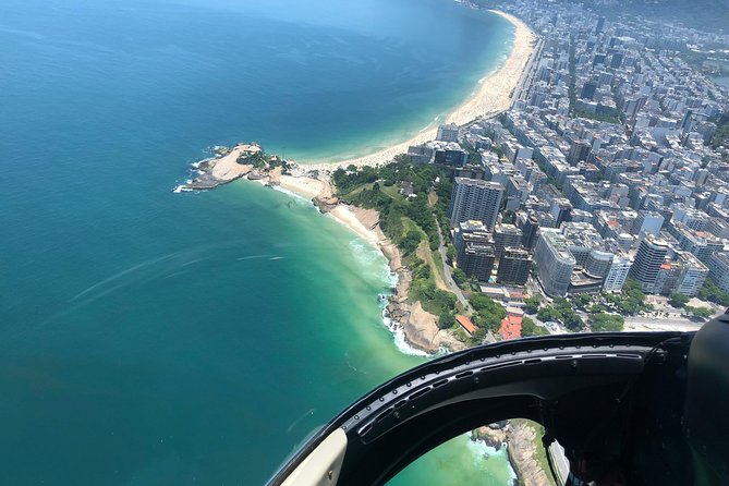 Samba Helicopter Tour: Private Flight - 4 people - Copacabana, Ipanema, and the southern shore
