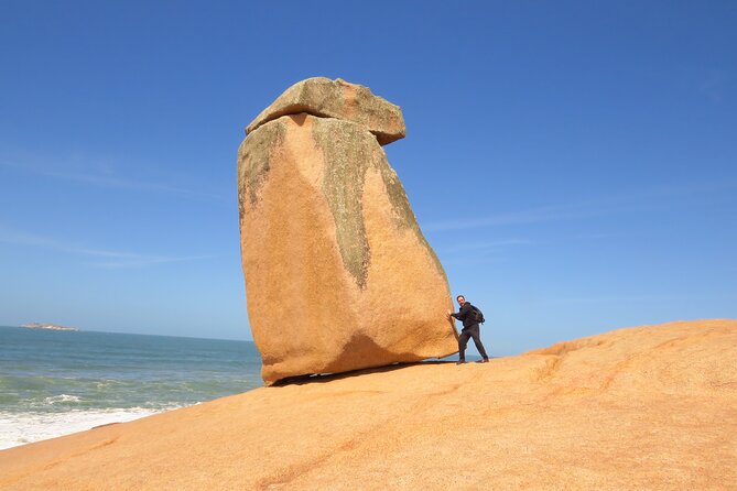 SANCTUARY OF BOTOS PESCADORES – Observe the Sanctuary and the Pedra do Frade up close - Pedra do Frade and the almost deserted beach