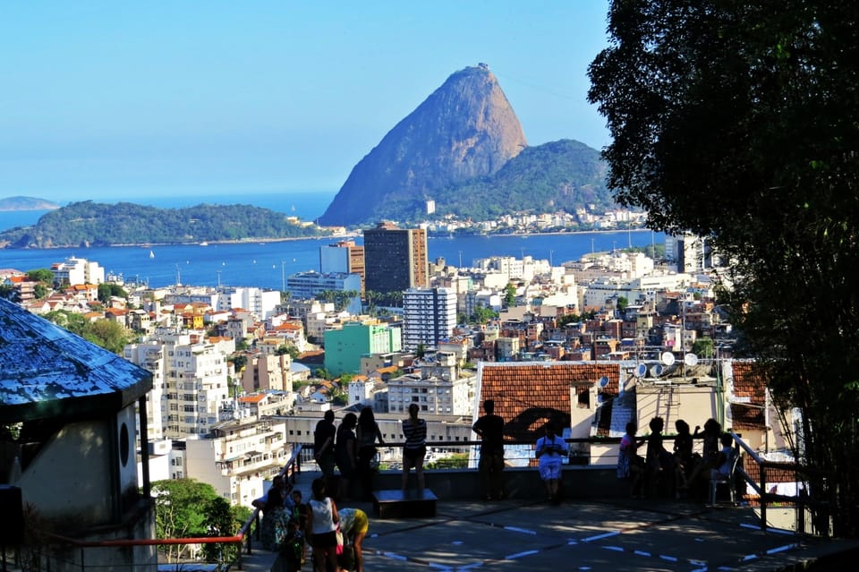 Santa Teresa Culture & Art Walking Tour - Pão de queijo and açaí along the way