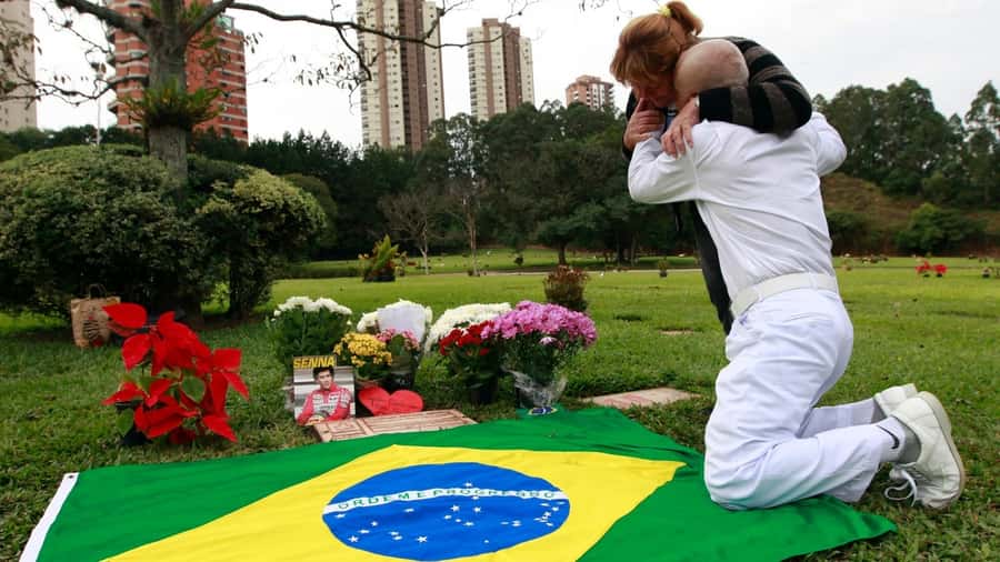 São Paulo: Ayrton Senna Highlights Tour - Senna’s grave, the most personal stop