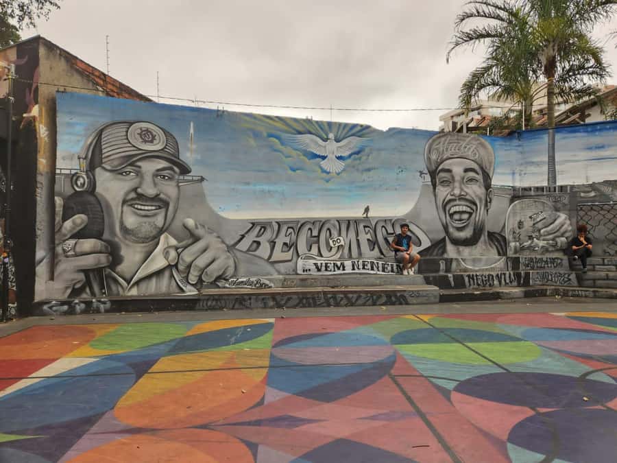 São Paulo: Bar and Street Art Crawl with Local Guide - The second bar and the local evening rhythm