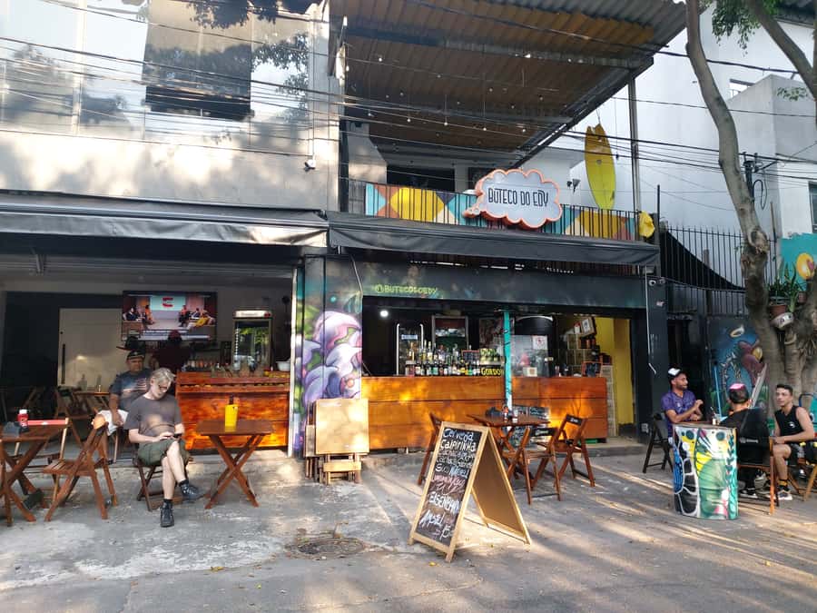 São Paulo: Bar and Street Art Crawl with Local Guide - Finishing with caipirinhas, snacks, and conversation
