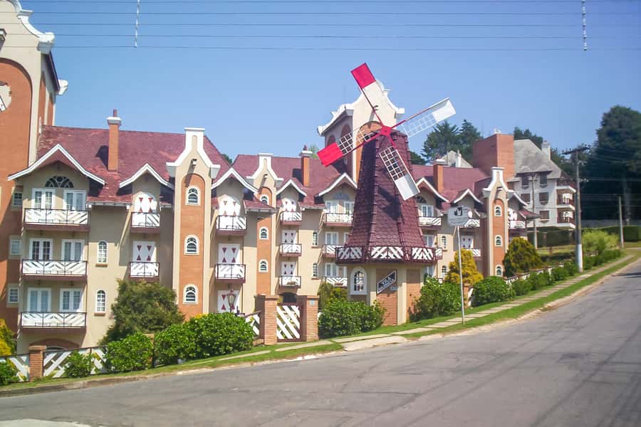 São Paulo: Campos do Jordão Guided Tour - English Village and the road through town