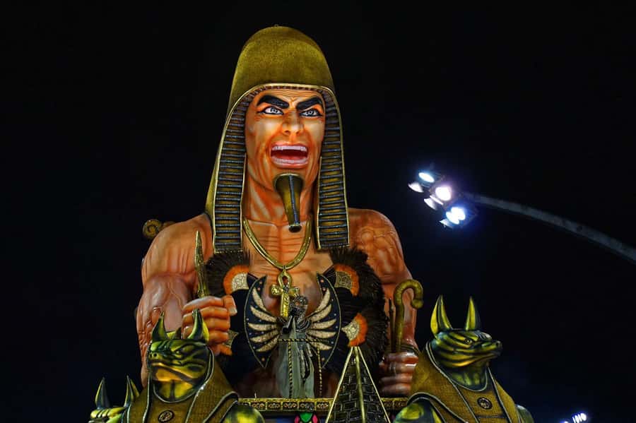 São Paulo Carnival Seating with Food, Drinks, & Transfer - Who will enjoy this Carnival experience most?