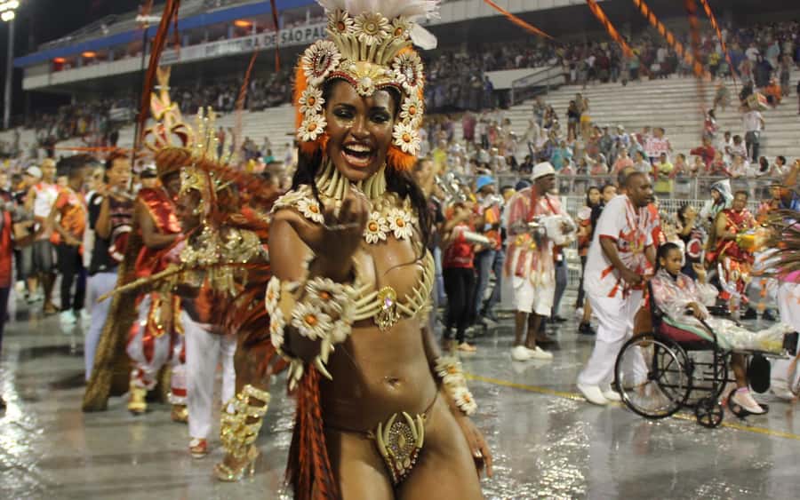 São Paulo Carnival Seating with Food, Drinks, & Transfer - Food, open-bar drinks, and places to pause