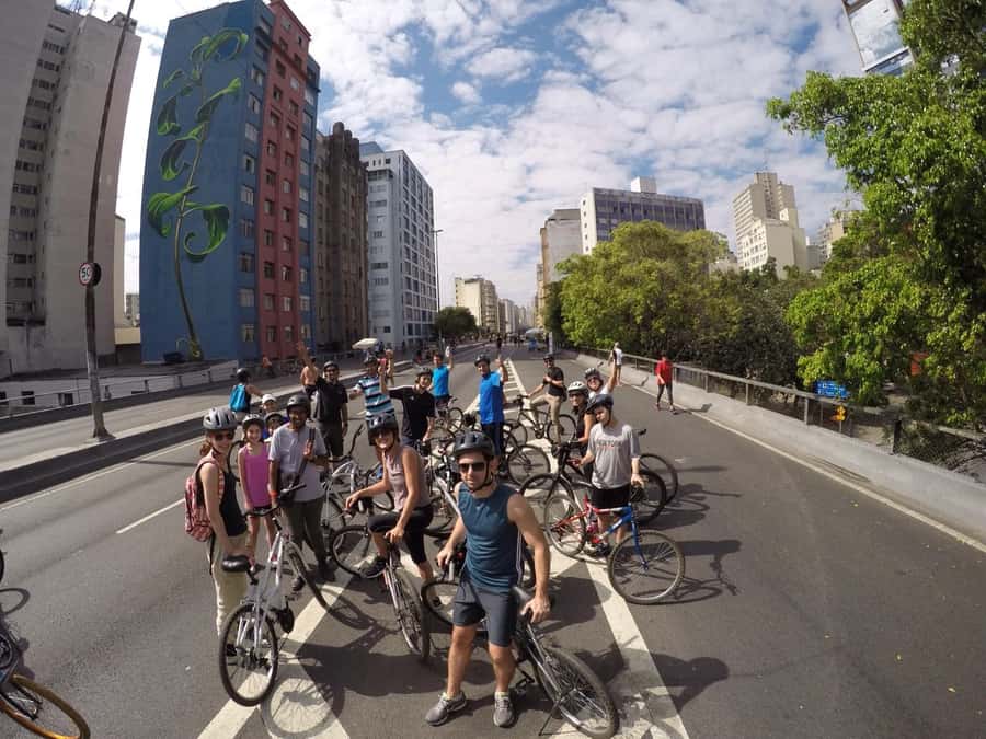 São Paulo: Downtown Historical Bike Tour - Copan and the center’s grand stage