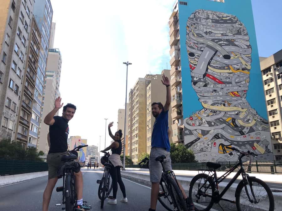 São Paulo: Downtown Historical Bike Tour - What the ride feels like on São Paulo streets