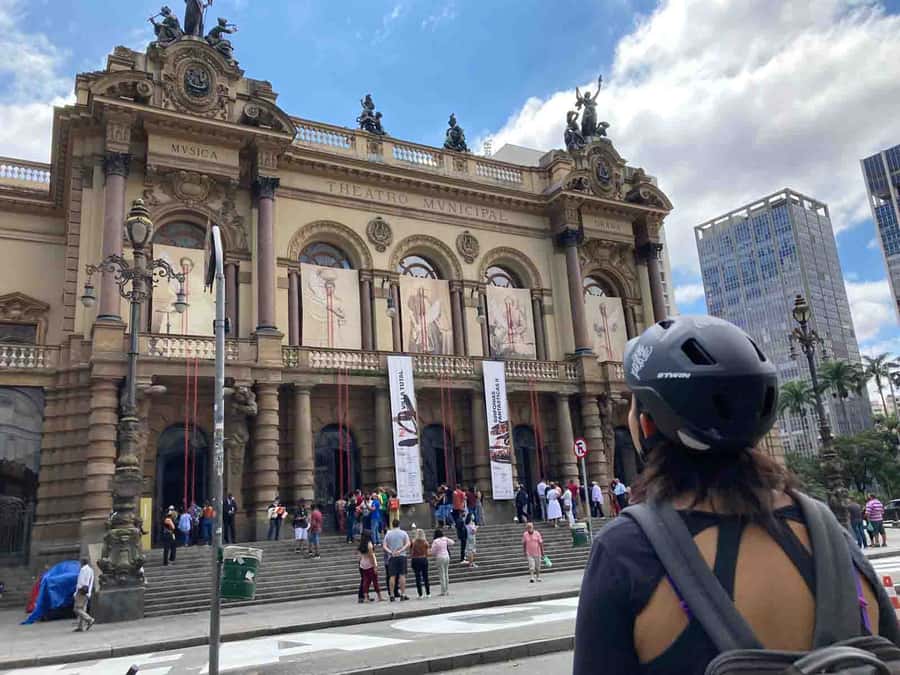 São Paulo: Downtown Historical Bike Tour - Paulista Avenue puts São Paulo’s scale on display