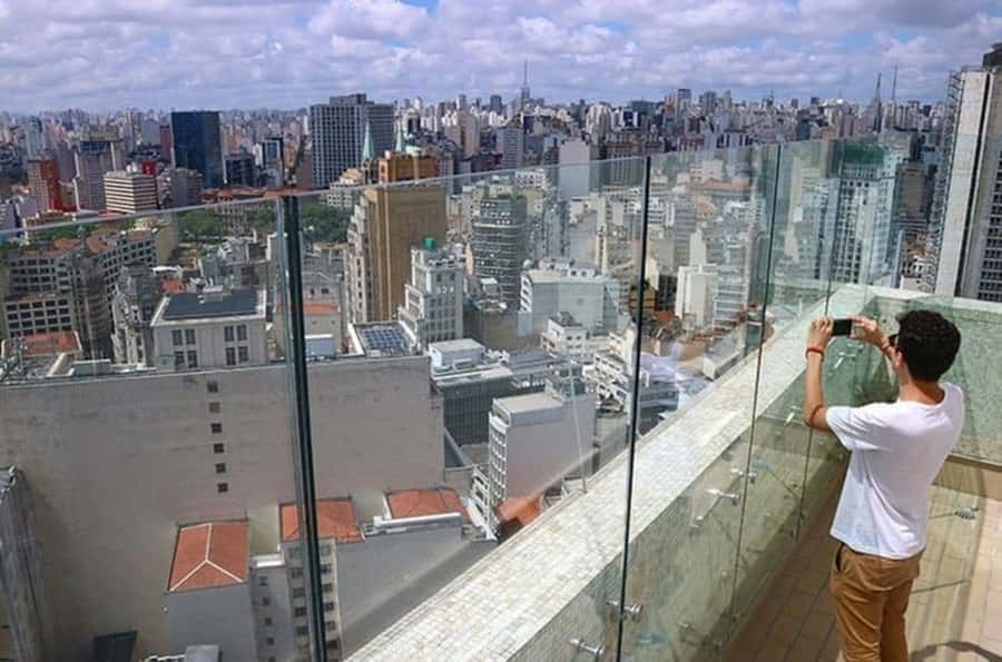São Paulo: Downtown Walking Tour with Farol Santander Entry - Key points at a glance