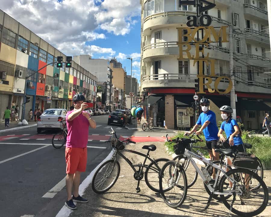 São Paulo Highlights: Culture, History, and Vibrance by Bike - Returning through Liberdade