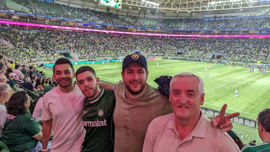 São Paulo: Join a Palmeiras Game Experience with a local - Pre-match food, drinks, music, and green shirts