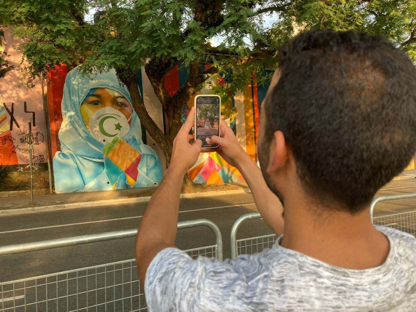 São Paulo: Street Art Bike Tour - The guide is a major part of the value