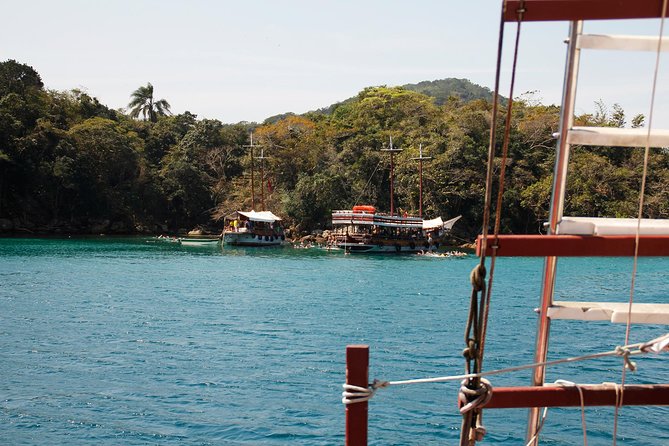 Schooner Cruise with Caipirinha drinks by the Blue Lagoon - Lagoa Azul, the cruise’s best swim
