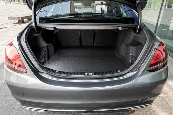 (Sedan VIP Class) Transfer GRU Airport • São Paulo - The vehicle choice: sedan or van