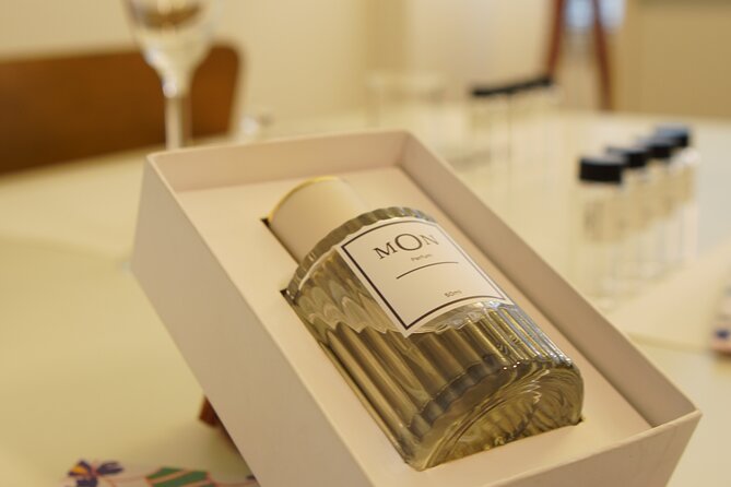 Sensory Experience: Creation OF Authoral Perfume at MON PARFUM - Exploring notes and building the fragrance