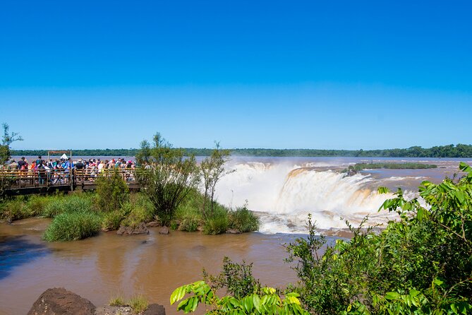 Shared Argentine Falls: Devil’s Throat, Upper Trail and Boat Ride - What the guide and support add
