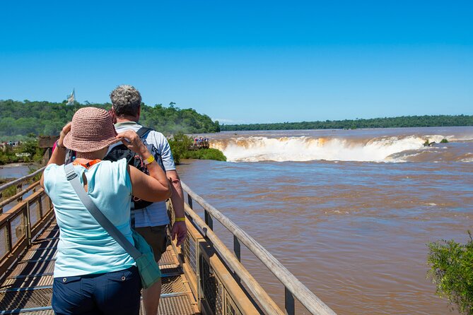 Shared Argentine Falls: Devil’s Throat, Upper Trail and Boat Ride - An early pickup and a two-country morning