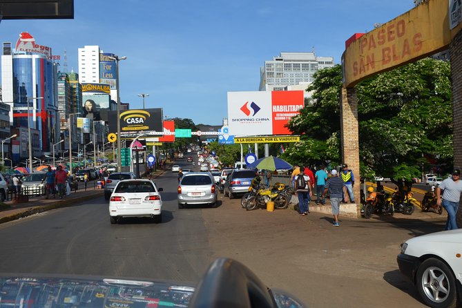 Shopping tour in Paraguay from hotels in Foz do Iguaçu - Crossing the Friendship Bridge into Paraguay