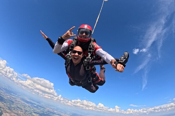 Skydive Tandem - São Paulo - Brazil - Price, photos, and the real value