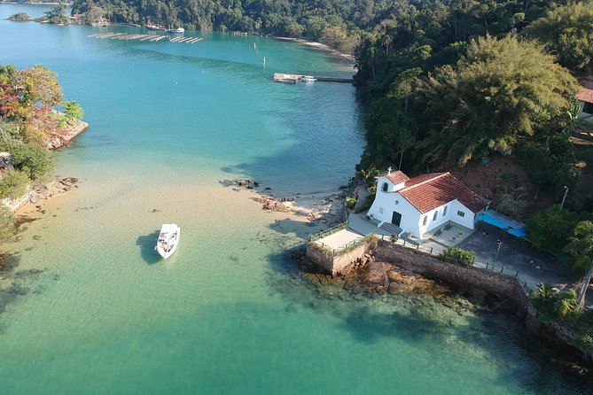 Speedboat ride - Paradise Islands - Angra dos Reis - Piedade Beach: shallow water and the Church of Mercy