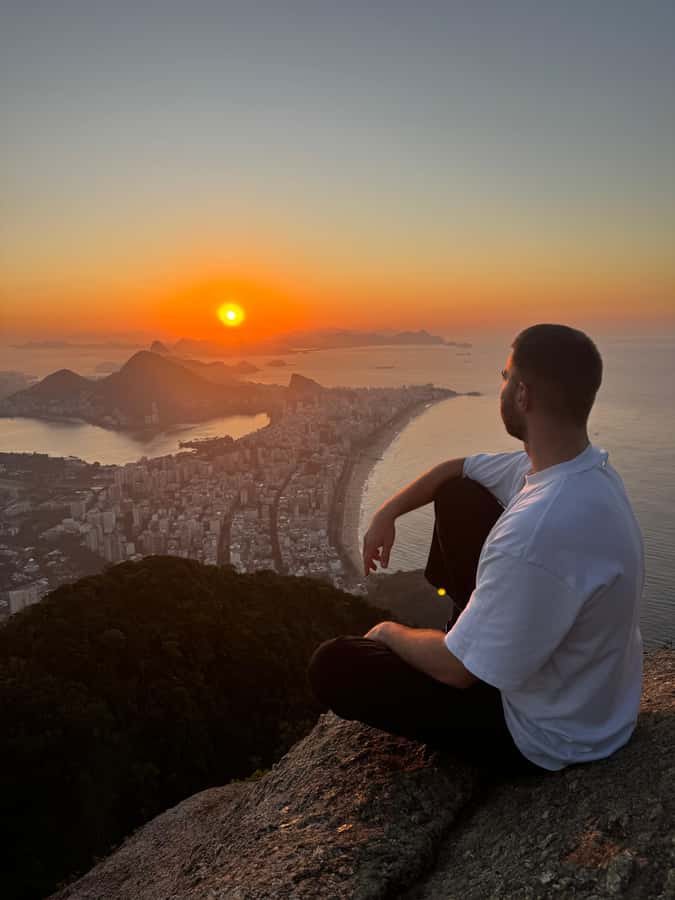 Sunrise at Morro Dois Irmãos + Vidigal Favela Experience - Why the sunrise start is worth the early alarm