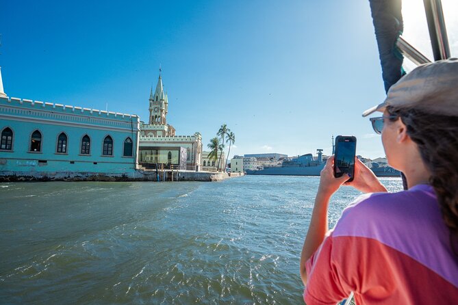 Sunset Boat Tour with Beer, Water, Soda and Snacks included - Museum of Tomorrow: a quick waterfront photo stop