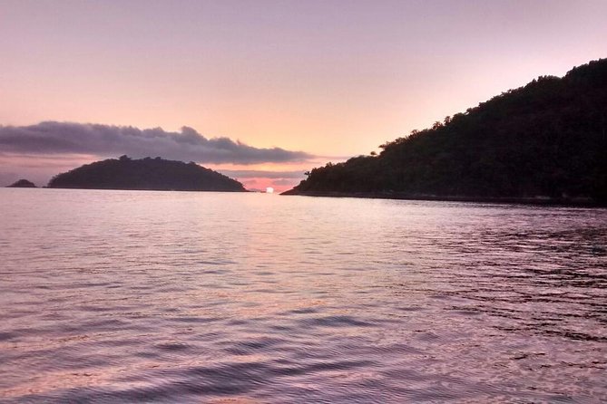 Sunset Kayaking - Paddling toward Jabaquara Beach