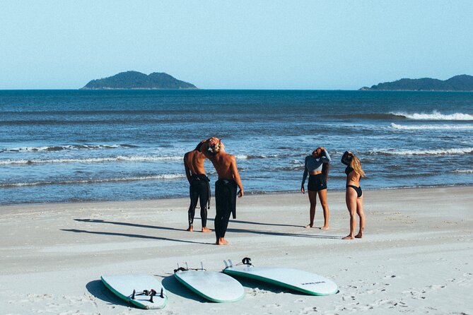 Surf Lesson with Qualified Instructor in Florianópolis - From wetsuit to warm-up
