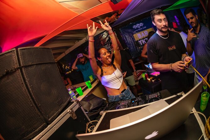 Ticket to 4-Hour Rio de Janeiro Boat Party - Who will enjoy this Rio nightlife experience