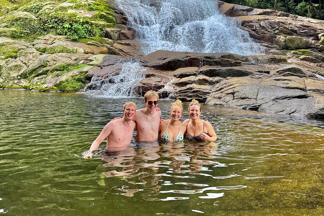 Tour by Jeep Tour 4x4 in Paraty. - Cachoeira do Toboga and Paraty’s famous stone slide