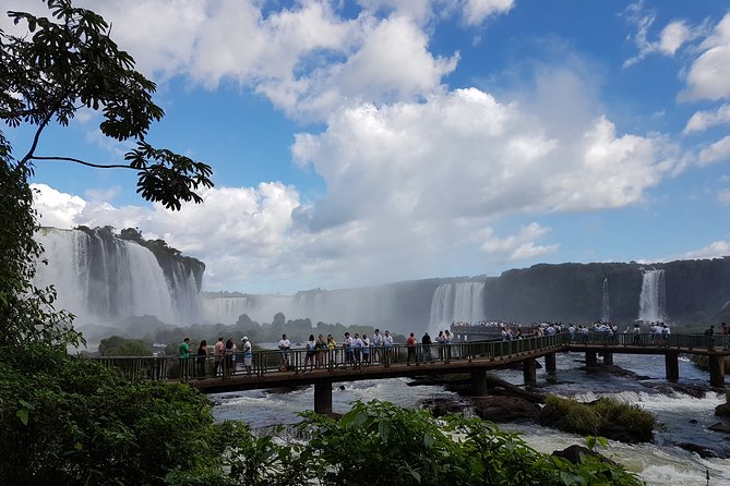 Tour to Iguazu Falls Brazil with visit at the Bird Park - Entering Iguaçu National Park near Foz do Iguaçu