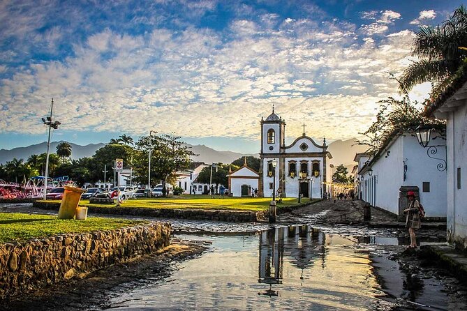 Transport from Paraty to Grand Island (or vice versa) - Leaving Paraty by Car or Van