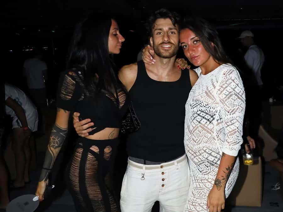 Unforgettable Boat Party - Rain, comfort, and what to bring