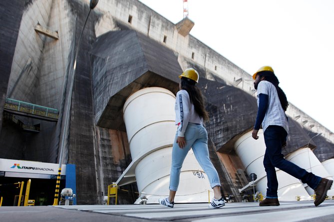 Visit to Itaipu: Special Circuit - Starting with the bilingual documentary